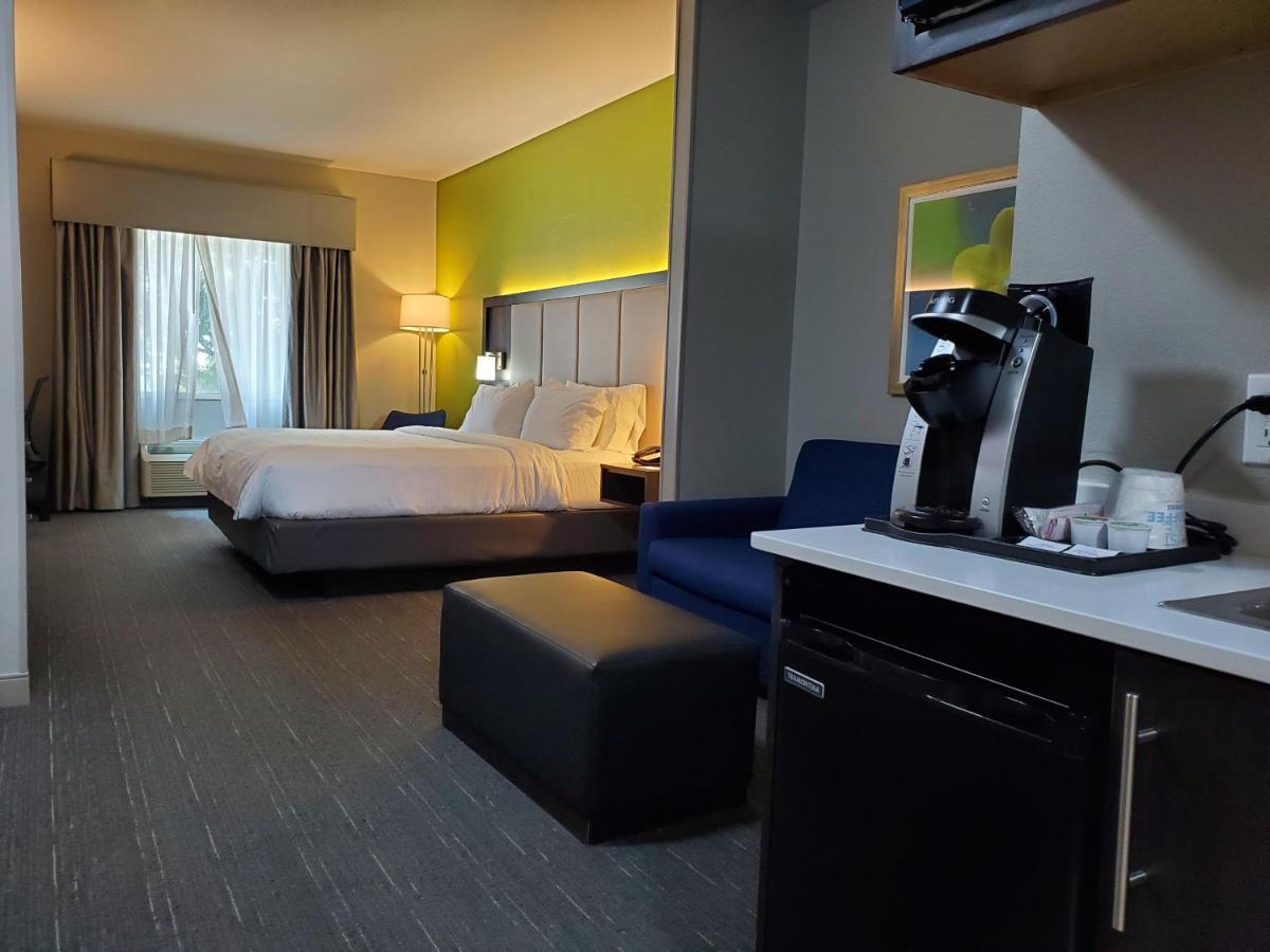 Holiday Express By Ihg Hotel