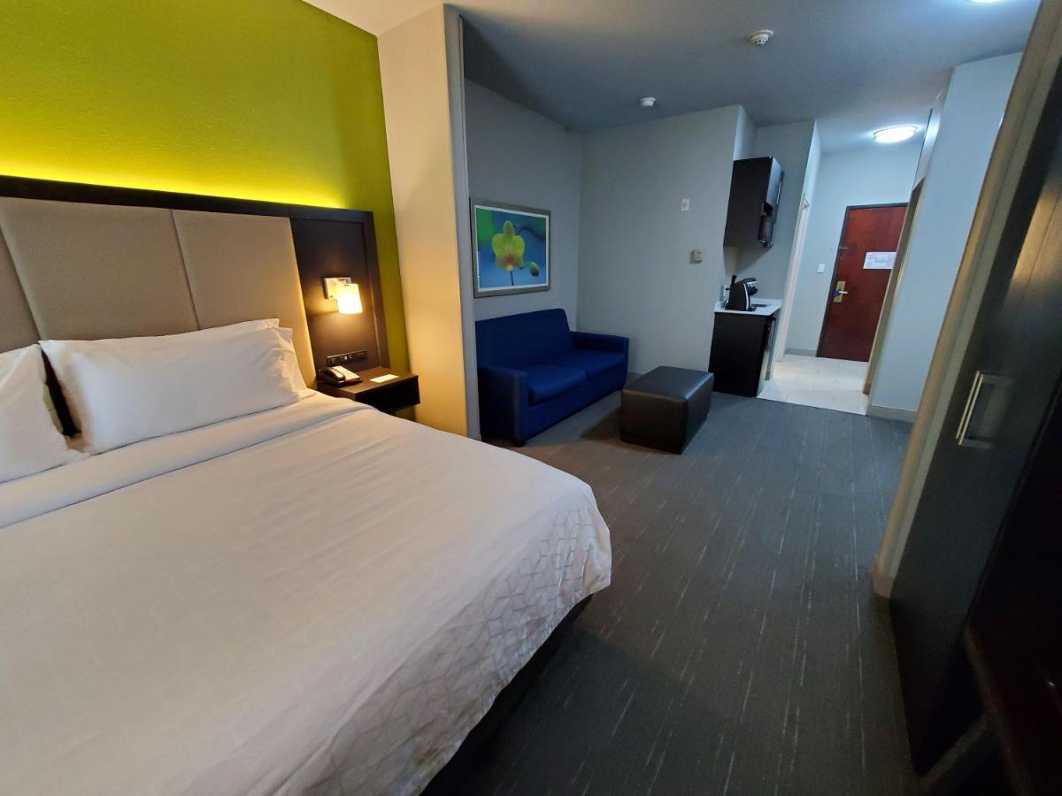Hotel Express By Ihg Pearland