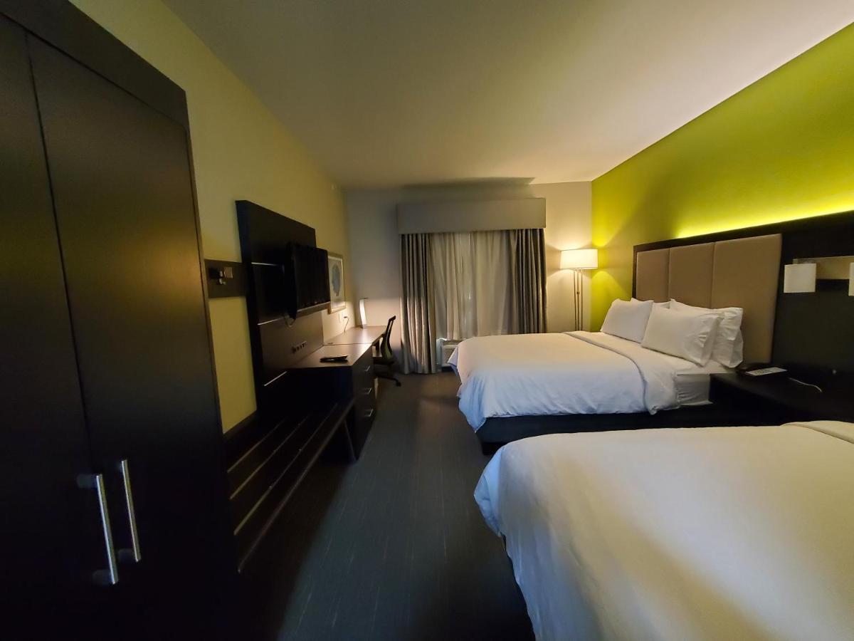 Holiday Express By Ihg Hotel