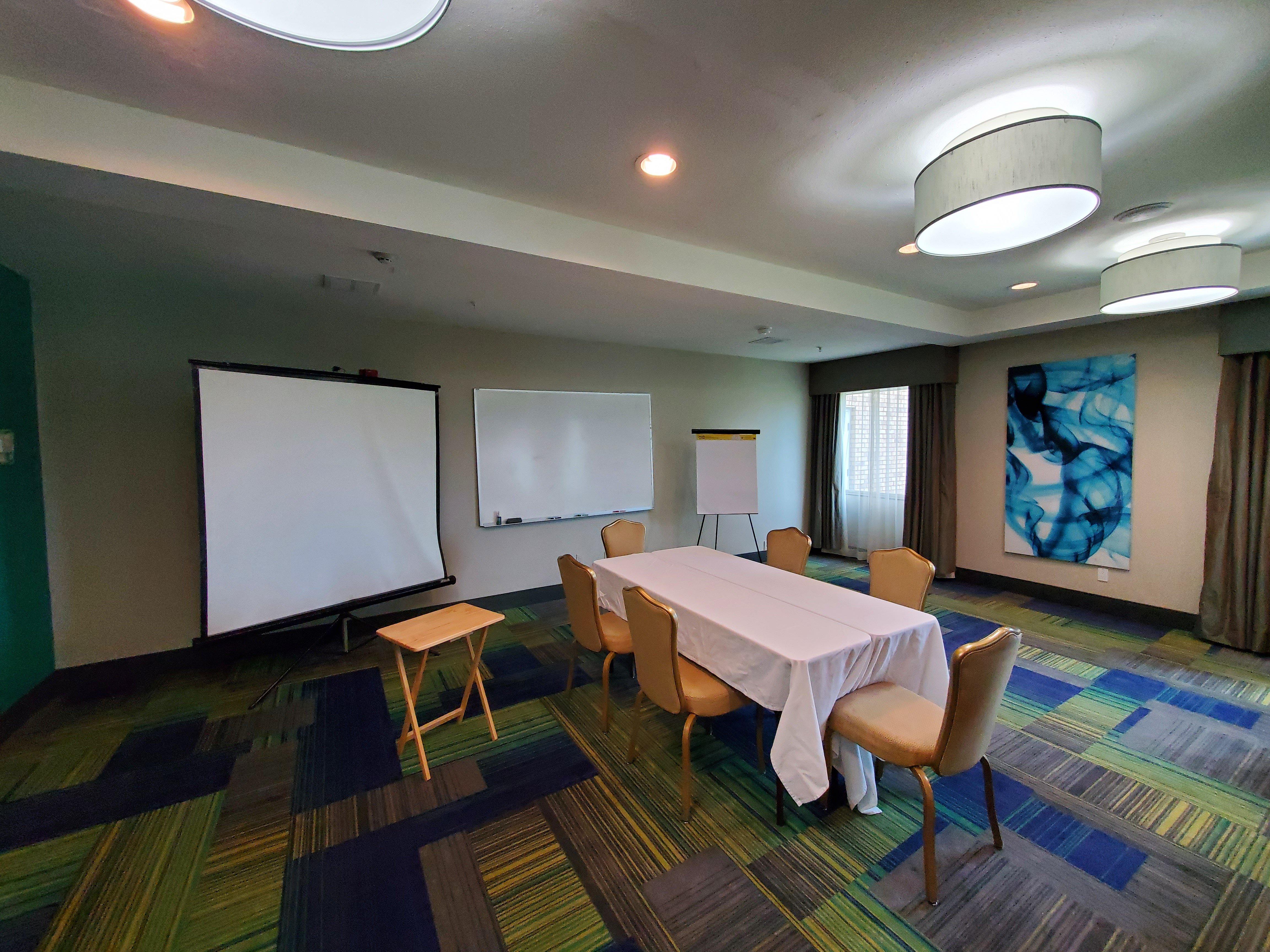 Holiday Express By Ihg Hotel 2*